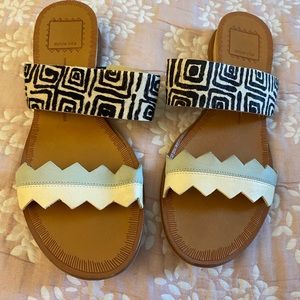 Dolce Vita Paci sandals in black and white